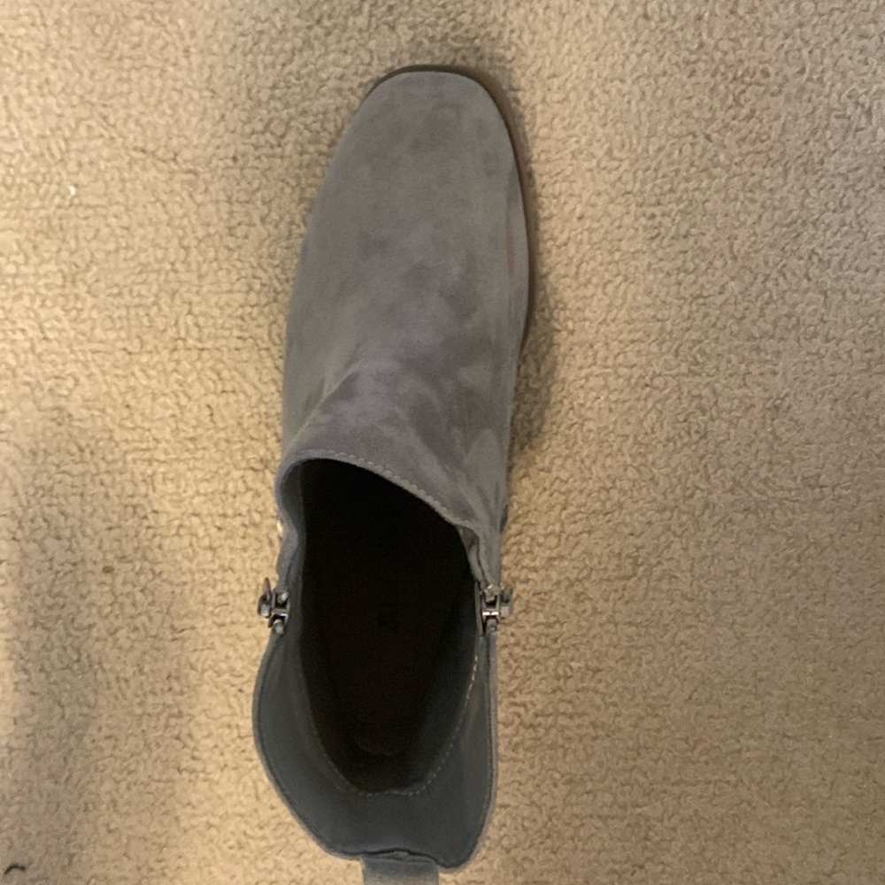 Super cute! Size 8 shoes